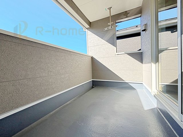 龍ケ崎市城ノ内第9　新築戸建て　3号棟のバルコニー|お布団やラグなどの大きな物も干しやすい広々としたバルコニー！