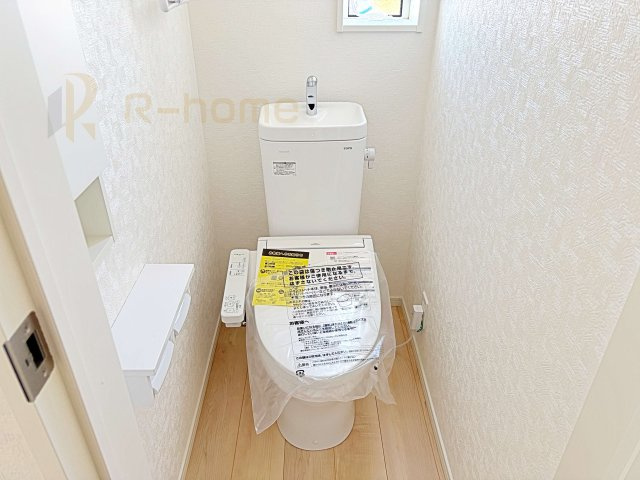龍ケ崎市城ノ内第9　新築戸建て　3号棟のトイレ|2か所のトイレで忙しい時間帯も安心です！