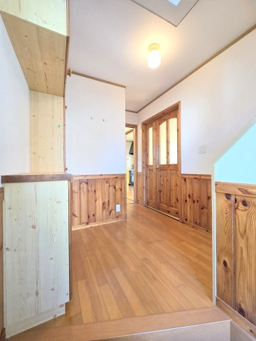 あきる野市伊奈　リフォーム住宅の玄関|2025年11月撮影　リフォーム前写真