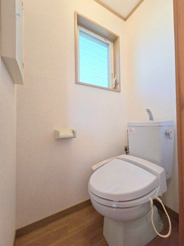 あきる野市伊奈　リフォーム住宅のトイレ|2025年11月撮影　リフォーム前写真