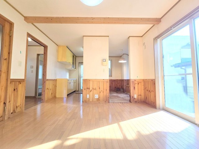 あきる野市伊奈　リフォーム住宅の居間・リビング|2025年11月撮影　リフォーム前写真