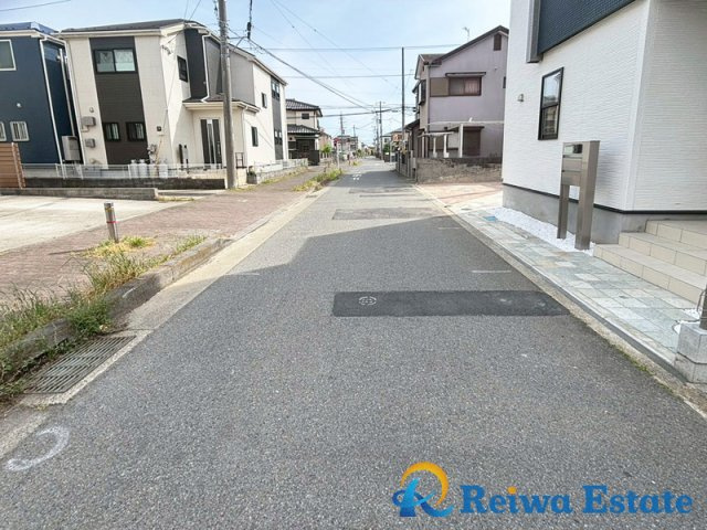 新築戸建　高座郡寒川町倉見の前面道路含む現地写真