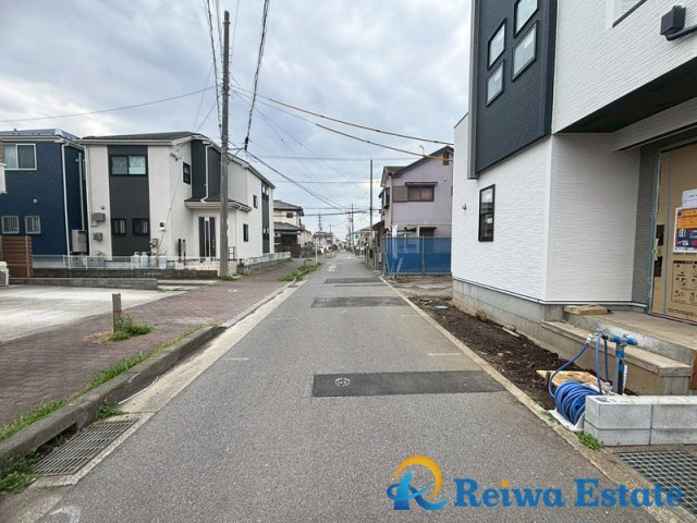 新築戸建　高座郡寒川町倉見の前面道路含む現地写真