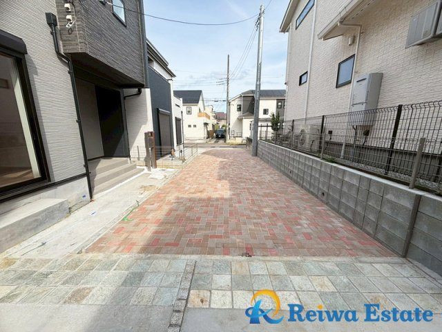 新築戸建　高座郡寒川町倉見の前面道路含む現地写真