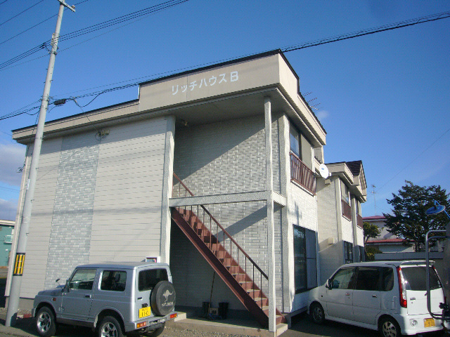 リッチハウスBの外観