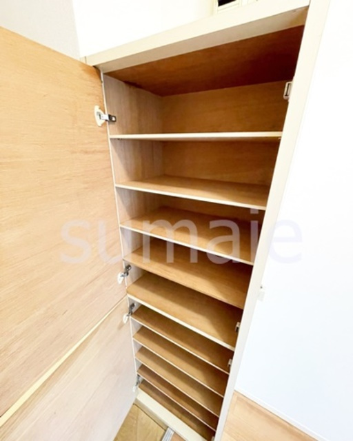 渋谷コート３号棟の玄関|シューズボックスです。