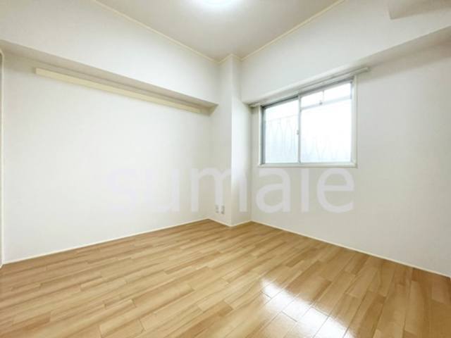 渋谷コート３号棟の洋室|明るい洋室です。