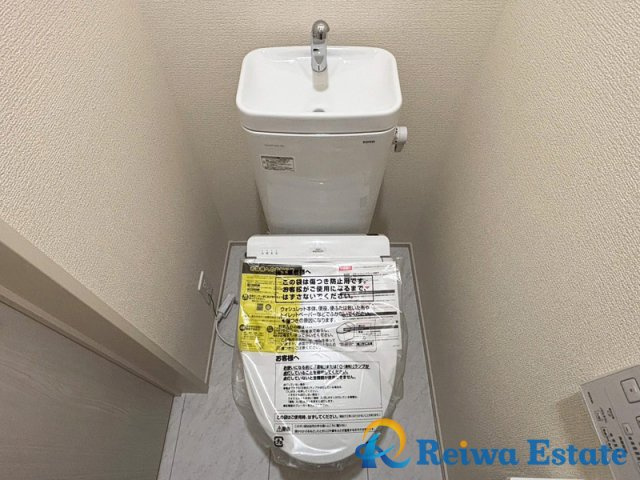新築戸建　高座郡寒川町倉見のトイレ|いつでも快適・清潔に保てるシャワートイレ。