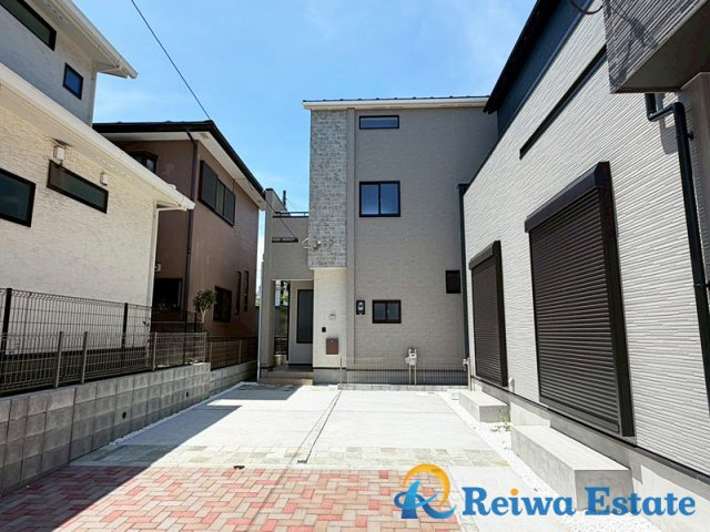新築戸建　高座郡寒川町倉見の外観|コンビニやドラックストアが至近、総合病院もほど近い立地です。