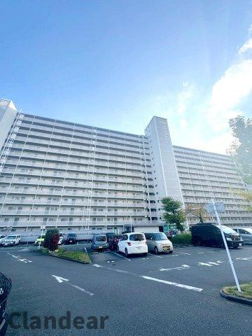 ボナハイツ中川1号棟の外観|ドキドキの新生活も、安心してスタート。ぴったりの住まいを見つけませんか？クランディアが一緒に住まい選びをサポートします‼　まずは、お気軽にお問合せください　＃クランディア