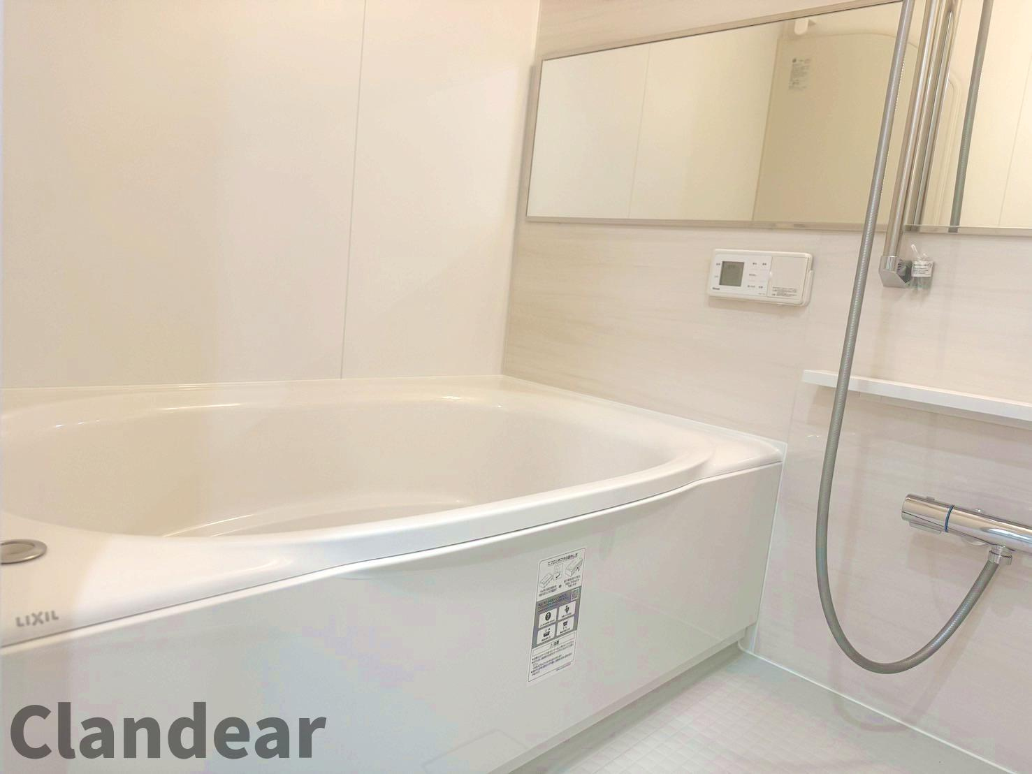 ボナハイツ中川1号棟の浴室|ドキドキの新生活も、安心してスタート。ぴったりの住まいを見つけませんか？クランディアが一緒に住まい選びをサポートします‼　まずは、お気軽にお問合せください　＃クランディア