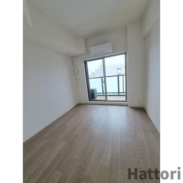 スプランディッド新大阪WESTの居間・リビング