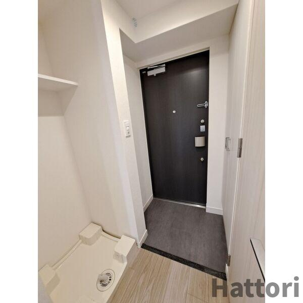 スプランディッド新大阪WESTの玄関