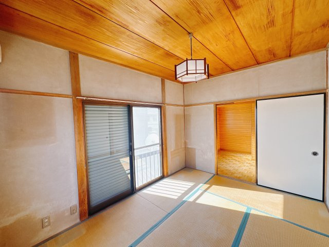 【中古戸建】前橋市下細井町の和室|■2階和室｜のんびりと落ち着きのある和室は、客間やお子様のお昼寝スペースとしても活躍します。