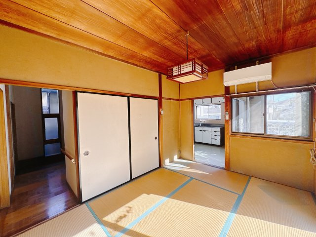 【中古戸建】前橋市下細井町の和室|■1階和室｜和室を書斎にしたり、冬にはコタツを敷いて家族みんなで年越しをするのもいいですね。家族みんなのお気に入りの空間になります♪