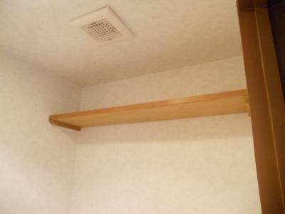 アネシス東洞院の内装|トイレ上部棚