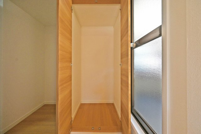 伊丹市荻野4丁目中古戸建│3LDK+駐車1台可の収納|2階廊部分に収納スペースが設けられています。