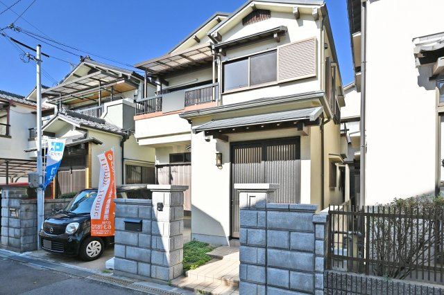 伊丹市荻野4丁目中古戸建│3LDK+駐車1台可の外観|リフォーム完了済みの為、即日のご内覧が可能です。
皆様からのご連絡心よりお待ちしております。