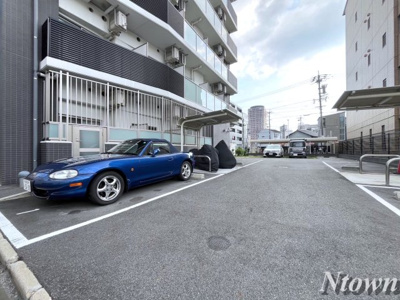 【駐車場】 | エステムコート名古屋千種グレイス | 駐車場があるので、車を買う予定の方も安心です