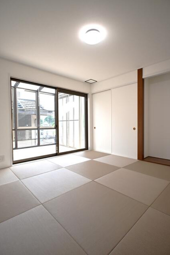 横浜市青葉区若草台 中古戸建て【仲介手数料無料】カースペース2台の和室