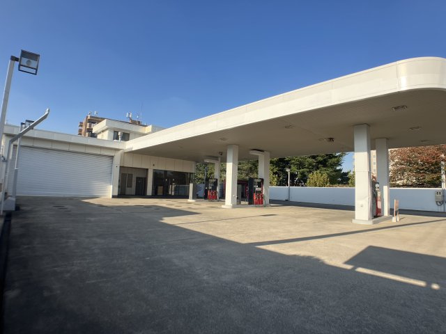 亀崎町１０丁目貸店舗の駐車場