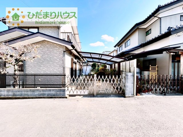 【駐車場】 | 取手市中原町　中古戸建 | カーポート、ゲート付きであなたの愛車を守ります！