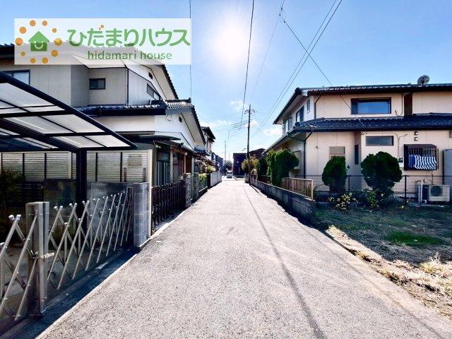 【前面道路含む現地写真】 | 取手市中原町　中古戸建 | 車通りも少なく、駐車も楽々！