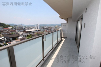 【バルコニー】 | パルデンス・エコノⅦ | 広々としたバルコニーです
エコノⅦ601　2013年5月3日撮影