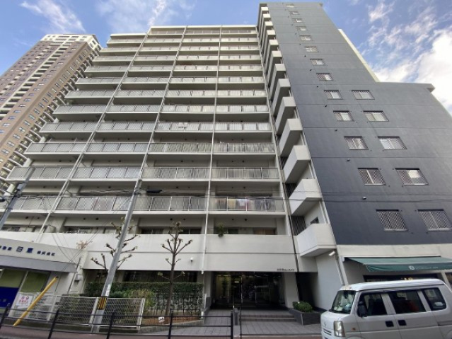 土佐堀ビューハイツの外観|◆清潔感のある明るいファサードが、帰宅するたびに心地よさを感じさせます♪