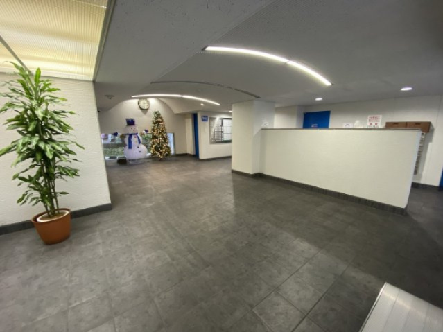 土佐堀ビューハイツのロビー|◆お住まいの方、訪れる方の毎日を見守り続けるロビーはマンションの顔です♪
