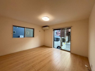 【居間・リビング】 | 山本町５丁　中古戸建