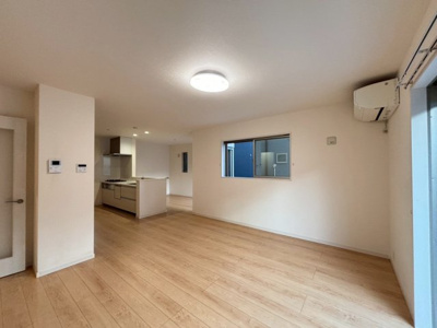 【居間・リビング】 | 山本町５丁　中古戸建