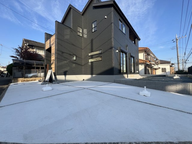 とんでもない広さのファミリークロークが魅力的！【旭区中沢３丁目】新築戸建の駐車場|駐車場の用意があります