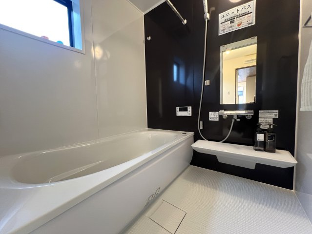 とんでもない広さのファミリークロークが魅力的！【旭区中沢３丁目】新築戸建の浴室|日々の疲れを癒すお風呂付です