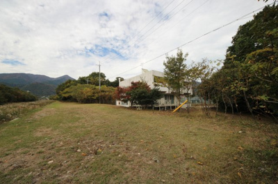 【周辺】 | 大津市北比良957-13　保養所 | 河川敷からの見た目