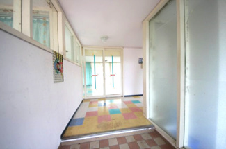 【玄関】 | 大津市北比良957-13　中古戸建 | 玄関内部