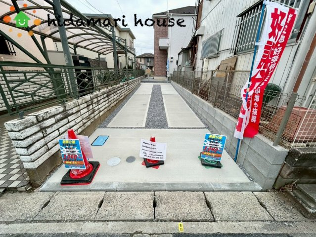 蓮田市西新宿11期　新築戸建　グラファーレ01の駐車場