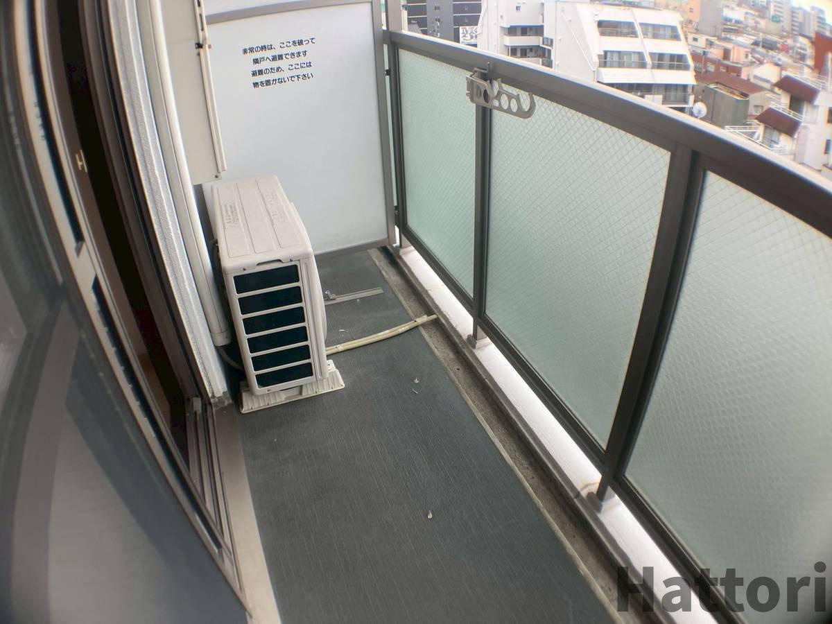 Gramercy Juso-higashi 2ndのバルコニー