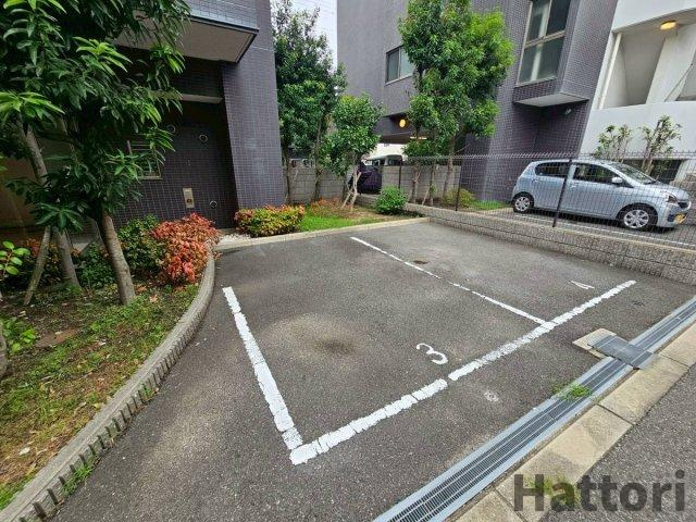 Gramercy Juso-higashi 2ndの駐車場