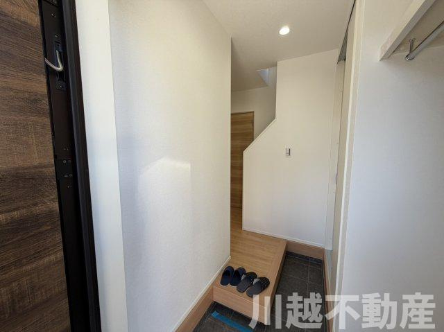 カースペース2台分　上福岡駅徒歩17分の玄関|ハウスメーカーご紹介可能です