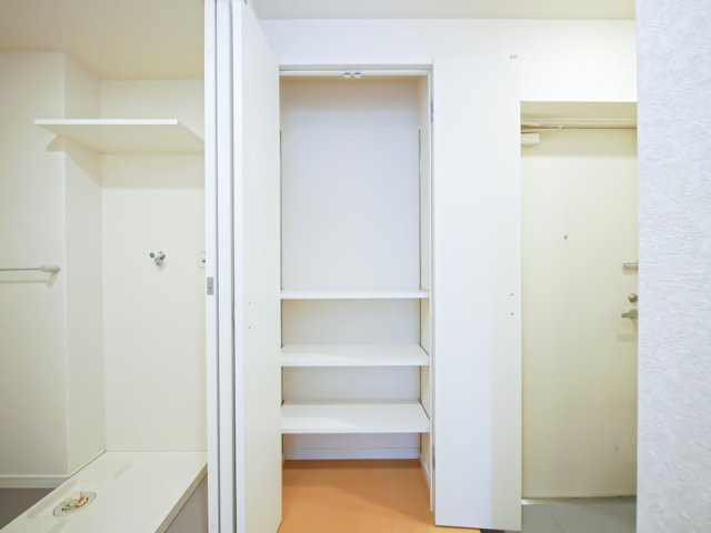 福岡市中央区天神３丁目の賃貸マンションの収納