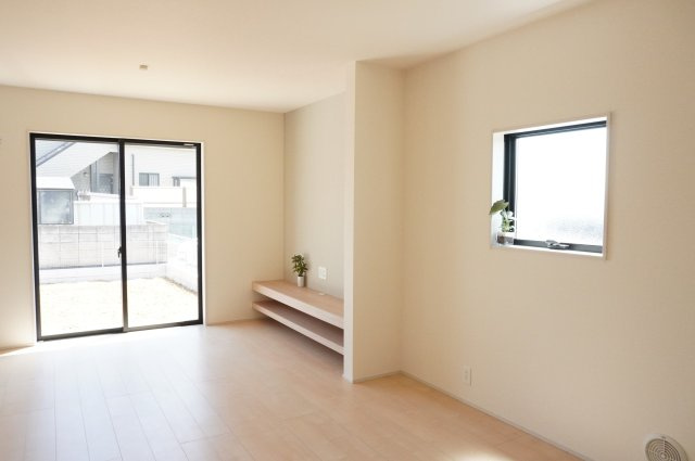 草加市手代2丁目 新築分譲住宅の居間・リビング