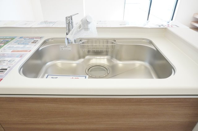 草加市手代2丁目 新築分譲住宅のキッチン