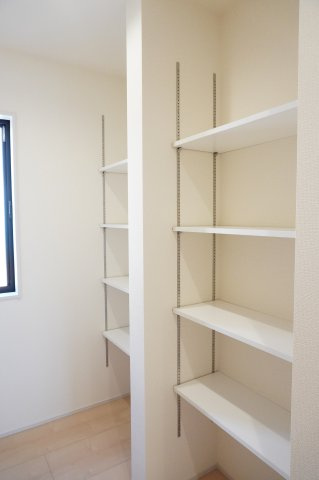 草加市手代2丁目 新築分譲住宅の収納