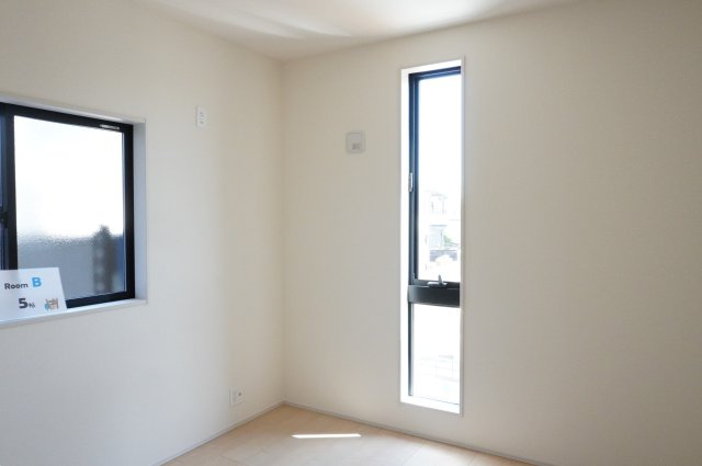 草加市手代2丁目 新築分譲住宅の洋室|5帖