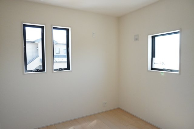 草加市手代2丁目 新築分譲住宅の洋室|5帖