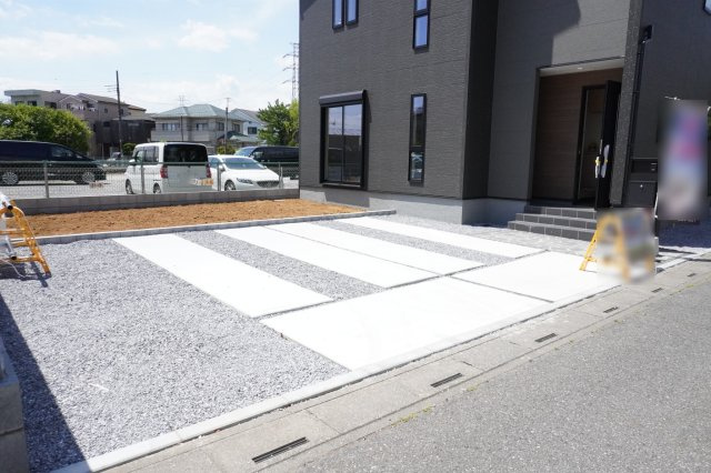 草加市手代2丁目 新築分譲住宅の駐車場