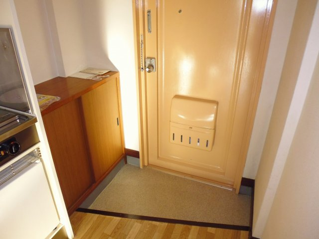 ハイツヤマネの玄関