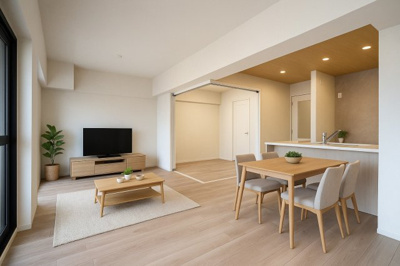 【居間・リビング】 | 【上質リノベ】ペルル中山南 | 【約14.9帖LDK】
キッチンスペースとはシームレスなデザインとすることで、
キッチンに立つ人が主役となれる、そんなレイアウトとなっていて
家族やゲストとのコミュニケーションが自然に生まれる。