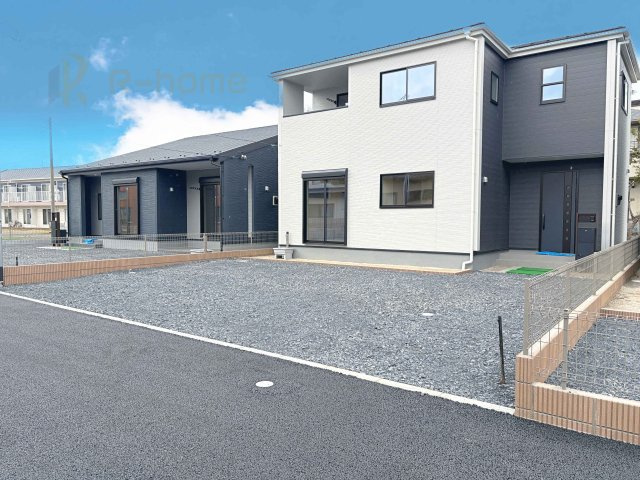 第1常総市相野谷町　新築戸建て　2号棟の駐車場|カースペースは3台完備。ゲスト用のスペースも確保できますね♪